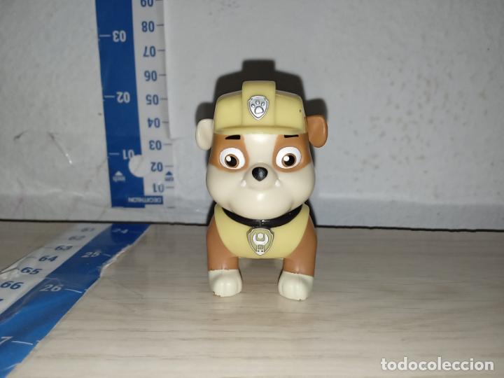 Figuras de Goma y PVC: mu&ntilde;eco figura patrullla canina