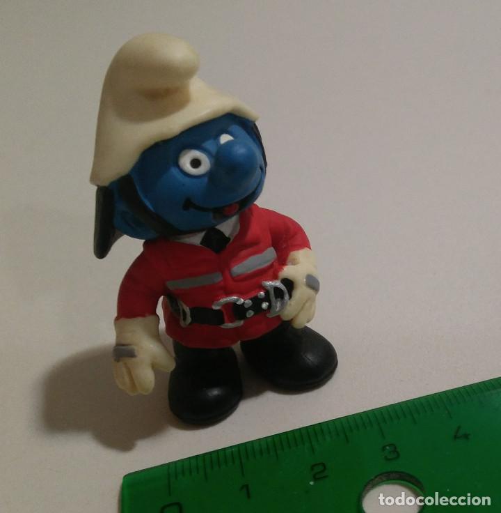 Figuras de Goma y PVC: PITUFOS SCHLEICH 20465 PITUFO BOMBERO firefighter mu&ntilde;eco figura figurita pvc