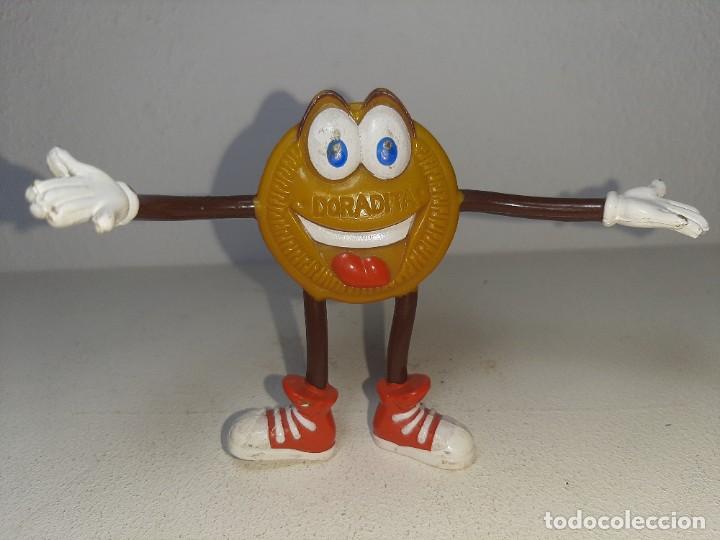 Rubber and PVC Figures: ANTIGUA FIGURA DE GOMA Y ALAMBRE REGALO PROMOCIONAL DE GALLETAS MARBU - DORADITA - A&Ntilde;OS 80 / 90
