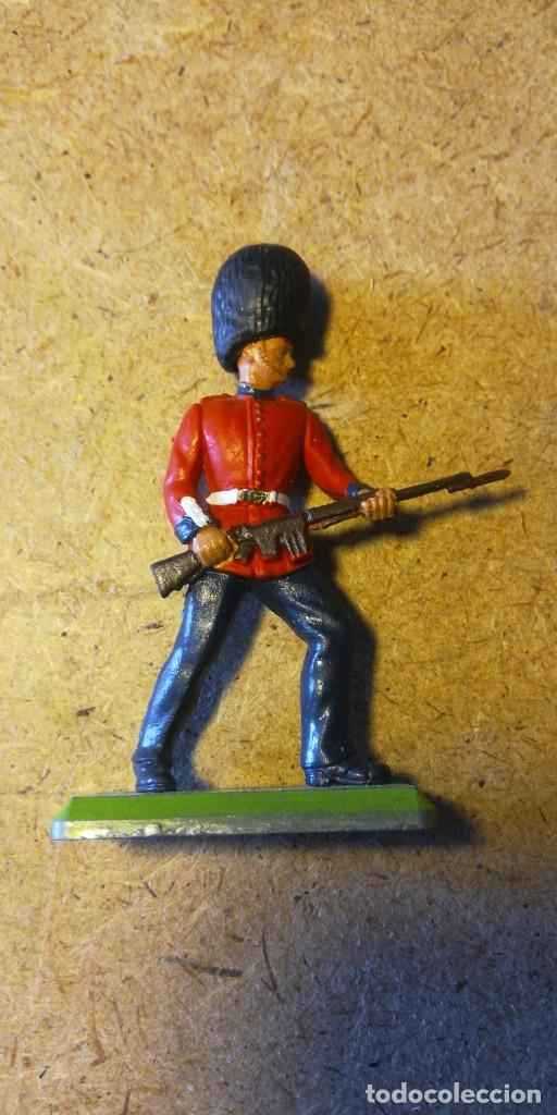 Figuras de goma y PVC: Britains deetail guardia real - Foto 1
