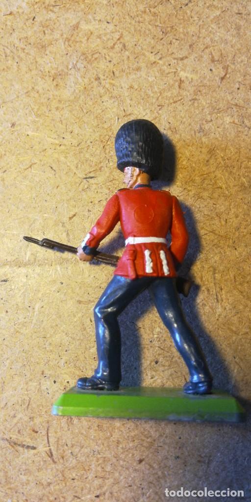 Figuras de goma y PVC: Britains deetail guardia real - Foto 2
