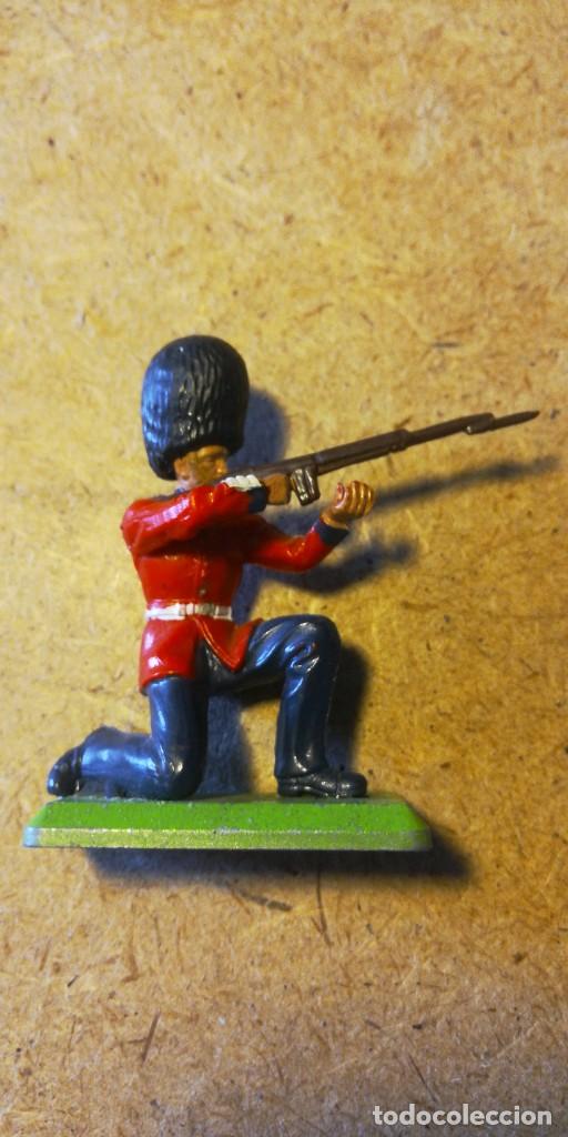 Figuras de goma y PVC: Britains deetail guardia real - Foto 1