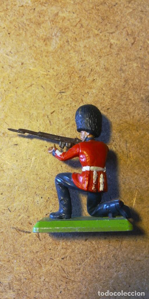 Figuras de goma y PVC: Britains deetail guardia real - Foto 2