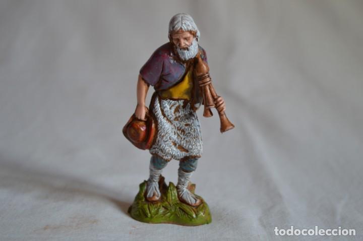 Rubber and PVC Figures: Pastor con gaita. Figuras para Bel&eacute;n. M. Landi. Moranduzzo. Italia. romanjuguetesymas.
