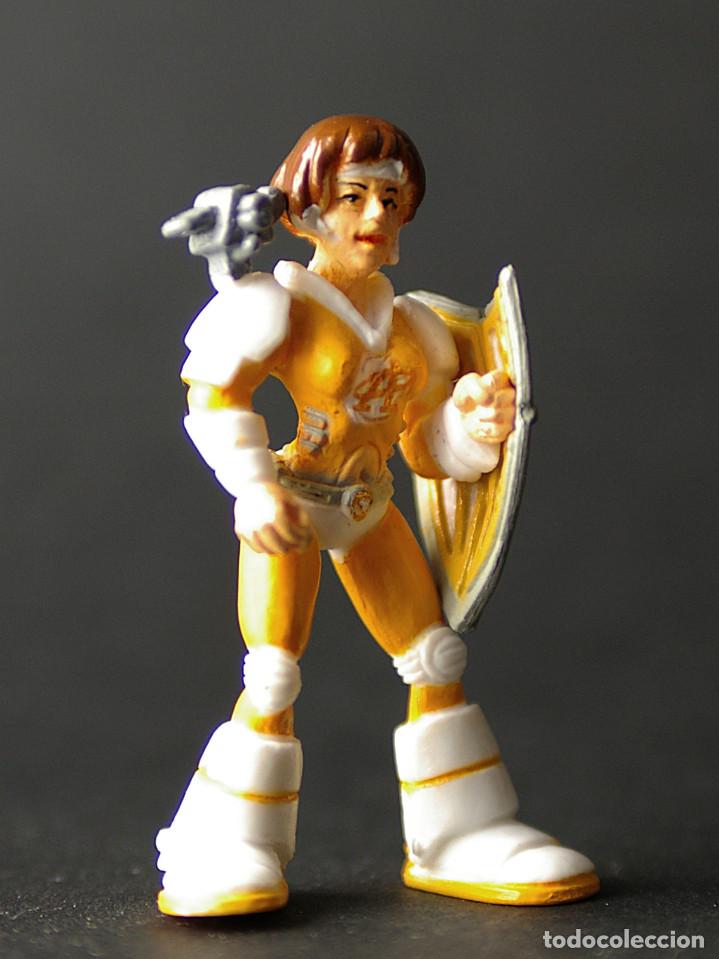 Figuras de Goma y PVC: Mini figura del Nuevo Equipo Actimel Danone 2010 Panini premium Linfo