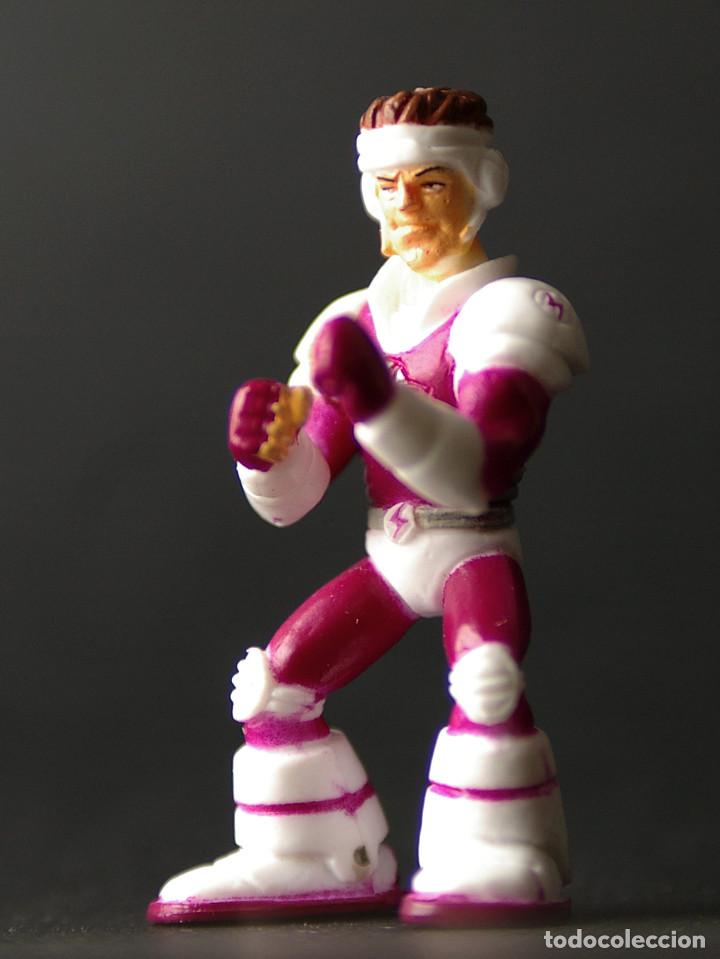 Figuras de Goma y PVC: Mini figura del Nuevo Equipo Actimel Danone 2010 Panini premium Masto