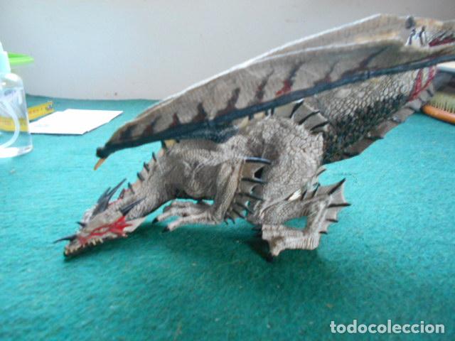 Figuras de goma y PVC: figura drag&oacute;n - Foto 4