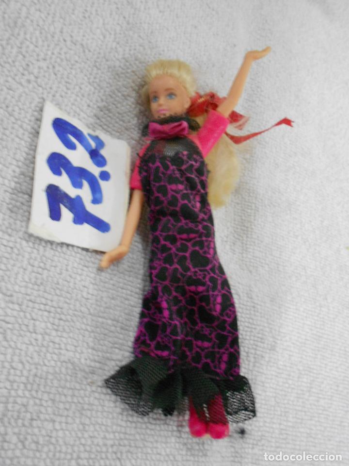 Figuras de goma y PVC: CHICA - Foto 1