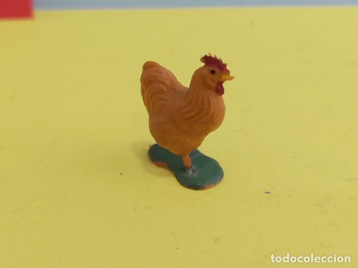 Gummi- und PVC-Figuren: ANTIGUA FIGURA DE PLASTICO MADE IN ENGLAND HERALD BRITAINS O ALGUNA OTRA DE LA EPOCA GALLO