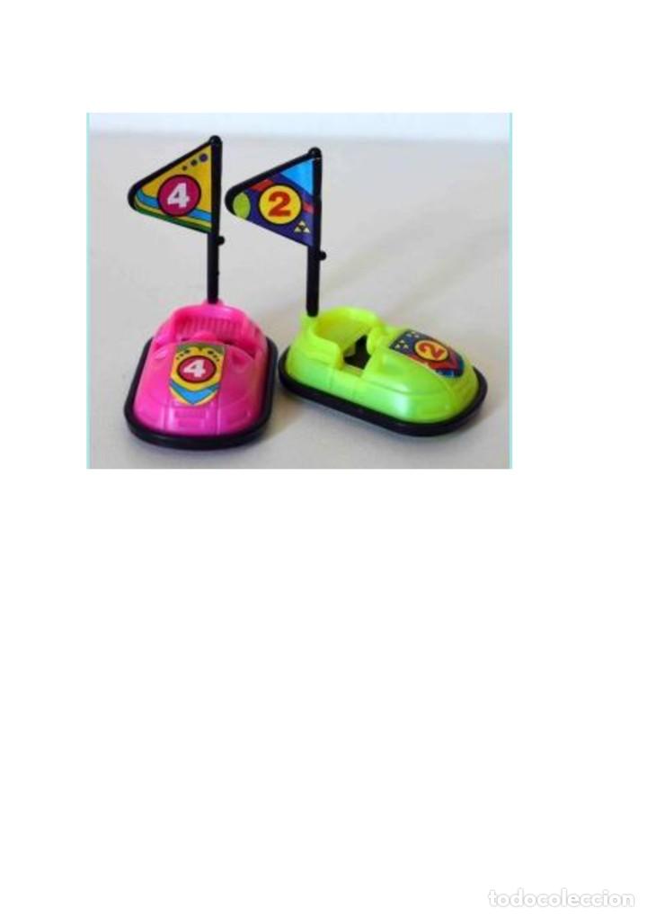 Figuras de goma Kinder: K03-31, 2 coches de choque - Foto 1