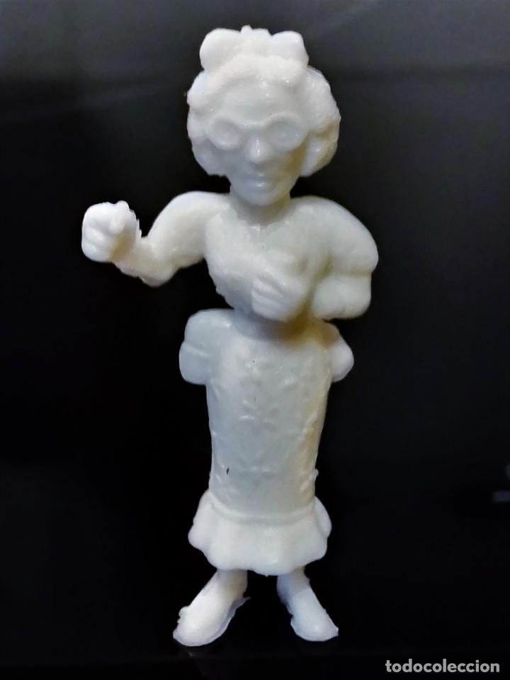 Figuras de Goma y PVC: Figura Dunkin blanca del maestra o profesora de la serie Lucky Luke © DARGAUD - Foto 1 - 224430557
