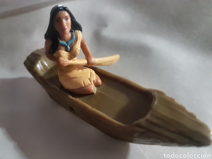 Figuras de goma y PVC: Princesa Pocahontas en canoa - Foto 1