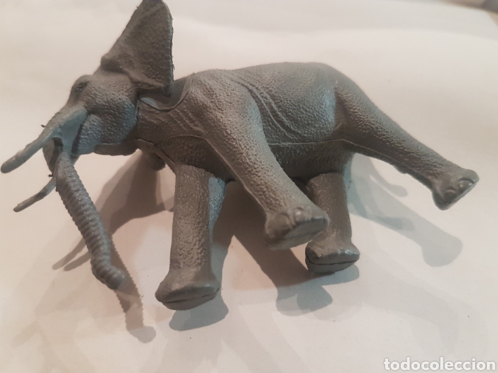 Figuras de goma y PVC: Elefante de pl&aacute;stico duro 6 cm alto - Foto 3