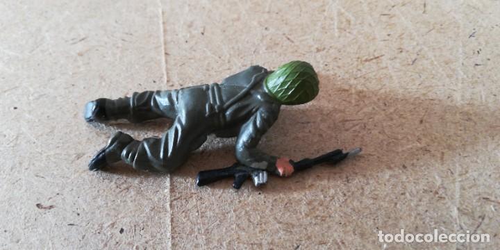 Figuras de goma y PVC: Soldado Britains? - Foto 1