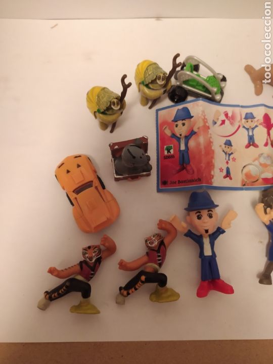 Figuras de goma y PVC: Figuras K&iacute;nder, lote de 16 - Foto 2