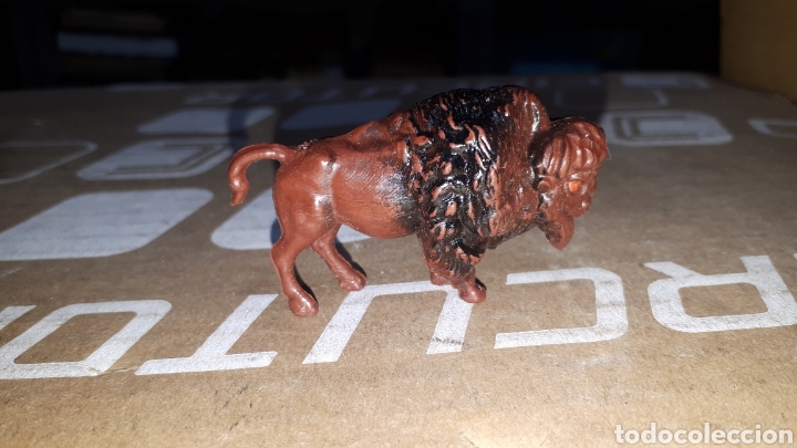 Figuras de goma y PVC: Peque&ntilde;o b&uacute;falo - Foto 1