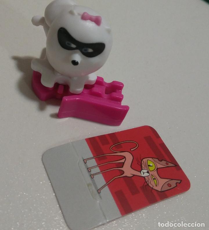 Kinder Figures: KINDER PETS PERRA PERRITA MU&Ntilde;ECO MINIATURA BLANCA FIGURA GIDGET PETS