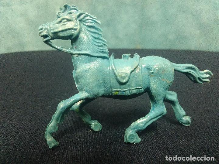 Figuras de goma y PVC: CABALLO PLASTICO AZUL VAQUERO - Foto 1