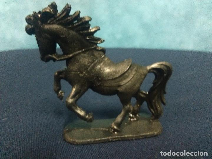 Figuras de goma y PVC: CABALLO PLASTICO NEGRO - Foto 2