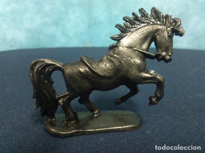 Figuras de goma y PVC: CABALLO PLASTICO NEGRO - Foto 1