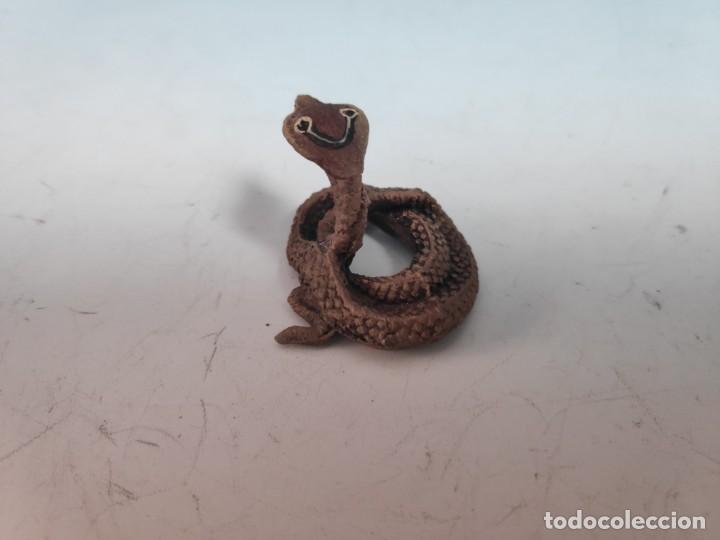 Figuras de goma y PVC: Cobra india Elastolin 1950 - Foto 3