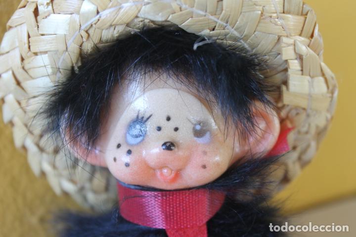 Figuras de goma y PVC: MONO CON SOMBRERO DE PAJA - Foto 2