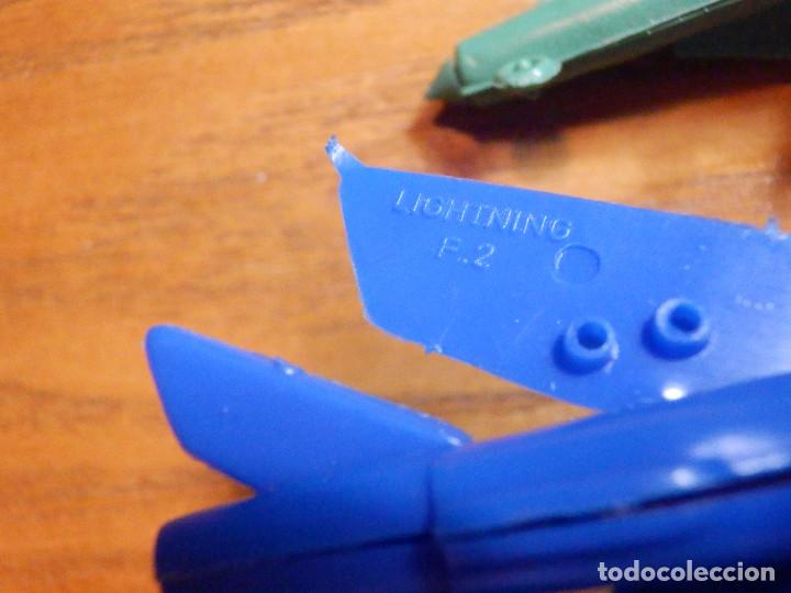 Figuras de goma y PVC: 2 figuritas de pl&aacute;stico - Aviones - Foto 3