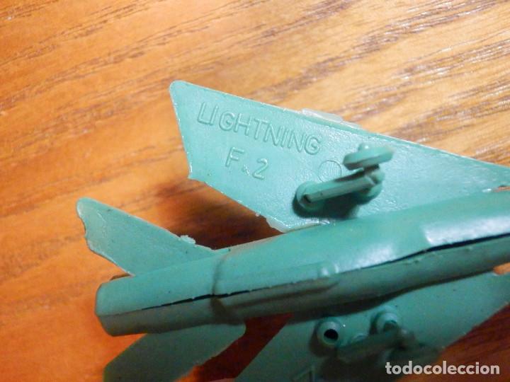 Figuras de goma y PVC: 2 figuritas de pl&aacute;stico - Aviones - Foto 4