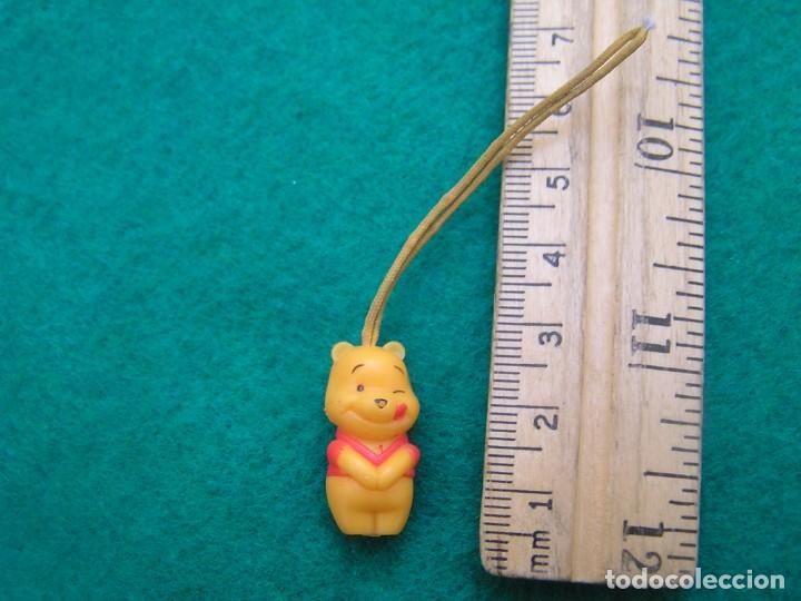 Figuras de Goma y PVC: Colgante de tel&eacute;fono, monedero o bolso del oso Winnie the Pooh. Personaje Disney. En pl&aacute;stico.