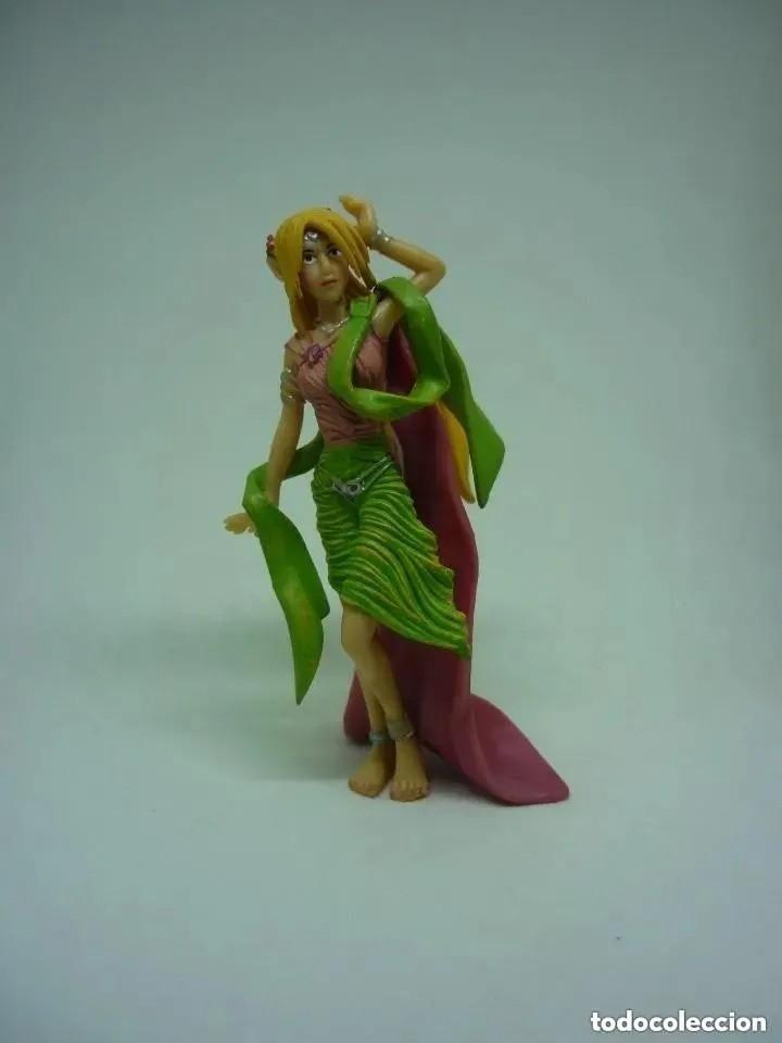 Figuras de goma y PVC: Figura de elfa - Bullyland - Foto 1
