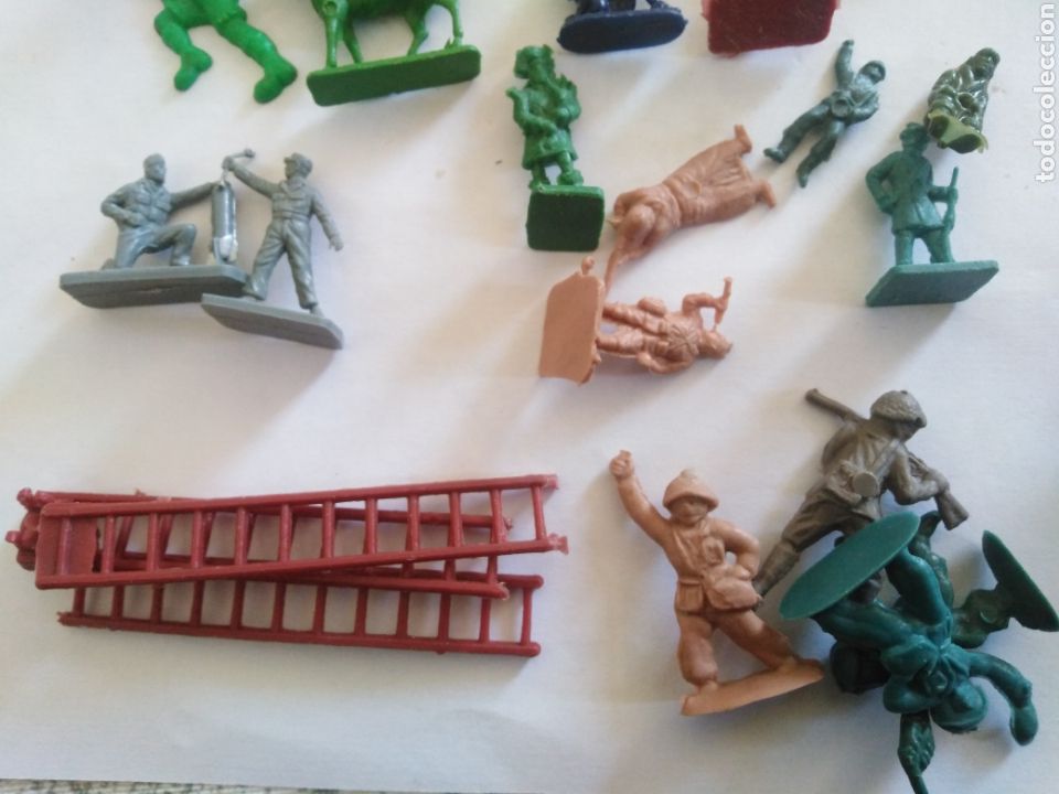 Figuras de goma y PVC: Lote figuras montaplex - Foto 3
