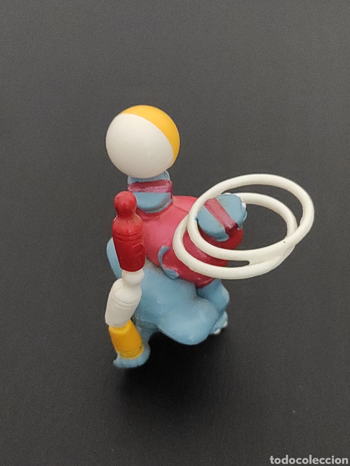 Figurines en Caoutchouc et PVC: kINDER FERRERO 031C elefantes circo variante colores malabarista