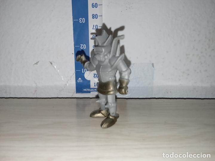 Figuras de goma y PVC: Mu&ntilde;eco figura sylvan el valiente danone - Foto 4