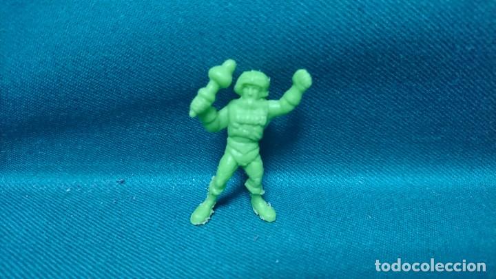Figuras de goma y PVC: FIGURA DUNKIN MASTERS DEL UNIVERSO - Foto 1