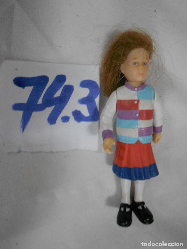 Figuras de goma y PVC: CHICA - Foto 1