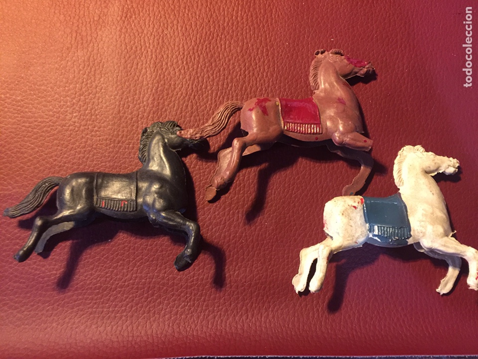 Figuras de goma y PVC: Caballos indios - Foto 1