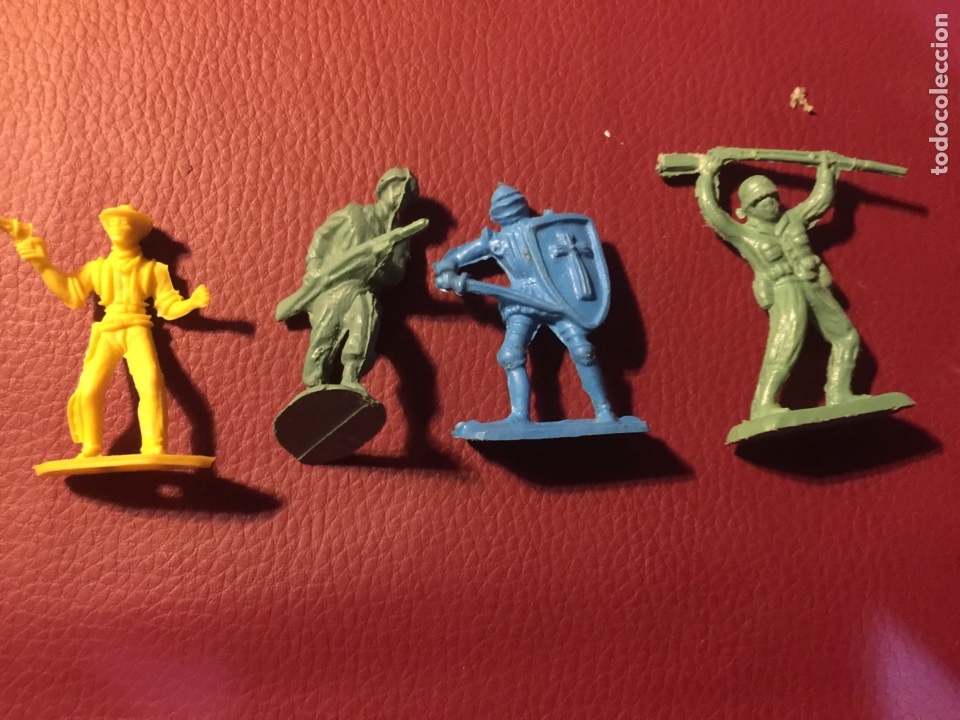 Figuras de goma y PVC: 4 mu&ntilde;ecos comansi o montaflex - Foto 1