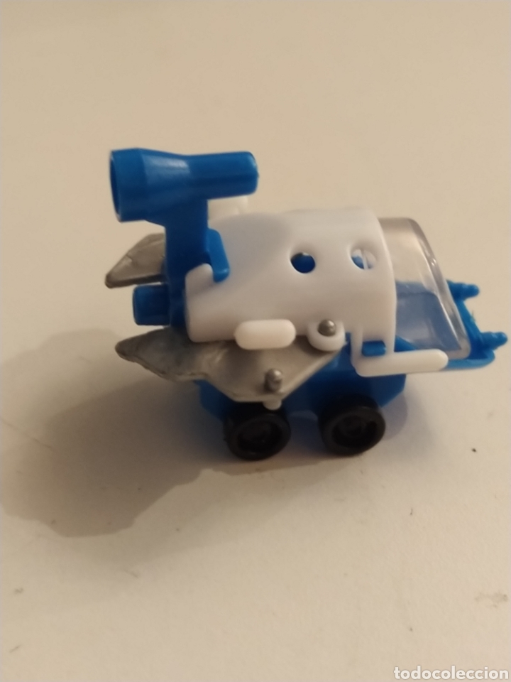 Figurines en Caoutchouc et PVC: Figura coche huevos Kinder sorpresa coche volador y acu&aacute;tico