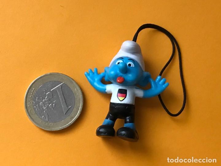 Figuras de Goma y PVC: PITUFO SMURF PEYO FUTBOL ALEMANIA MUNDIAL - COLGANTE MOVIL - FIGURA MU&Ntilde;ECO TIPO KINDER