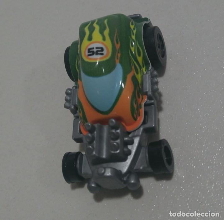 Figurines en Caoutchouc et PVC: kinder coche bolido carreras