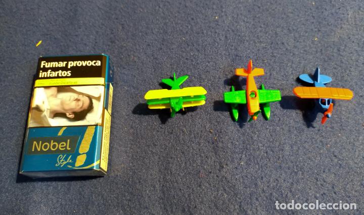 Figuras de goma Kinder: lote variado de 3 aviones Kinder - Foto 3