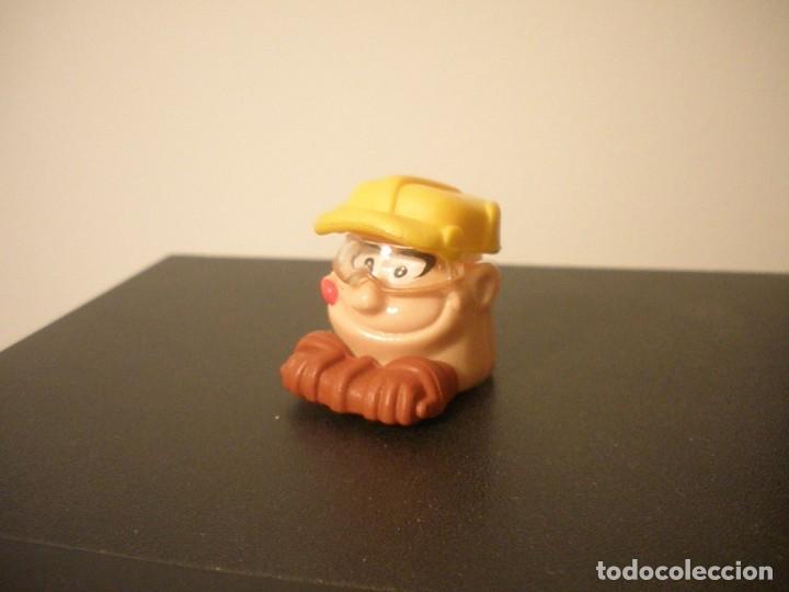 Kinder &Uuml;berraschung: KINDER - K99 n.108 - CABEZA CON GORRA Y GAFAS.