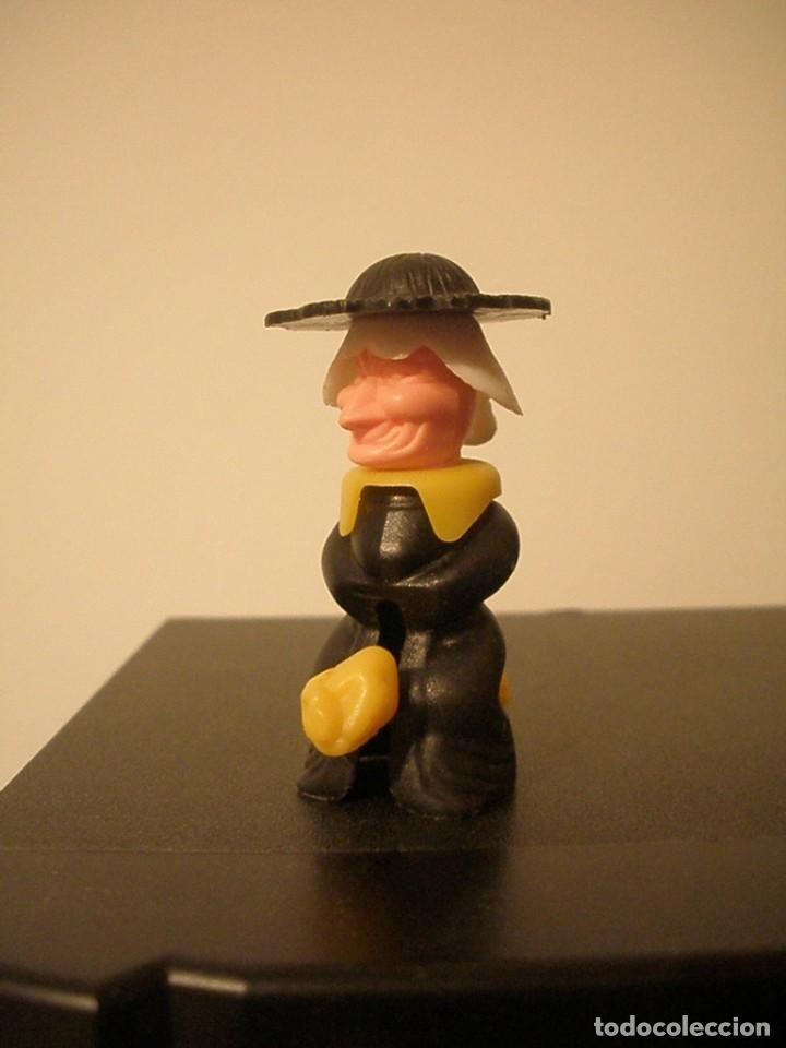 Figure di Gomma e PVC: KINDER - K 93 N. 80 - BRUJA.