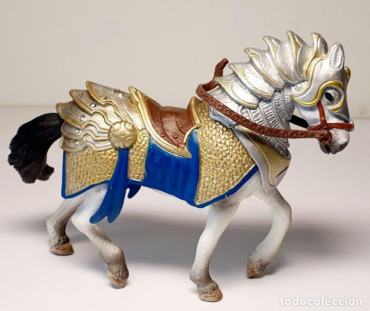 Figuras de goma y PVC: CABALLO MEDIEVAL - Foto 1