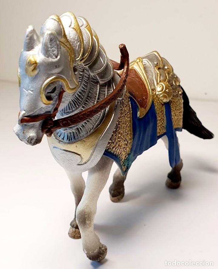 Figuras de goma y PVC: CABALLO MEDIEVAL - Foto 2