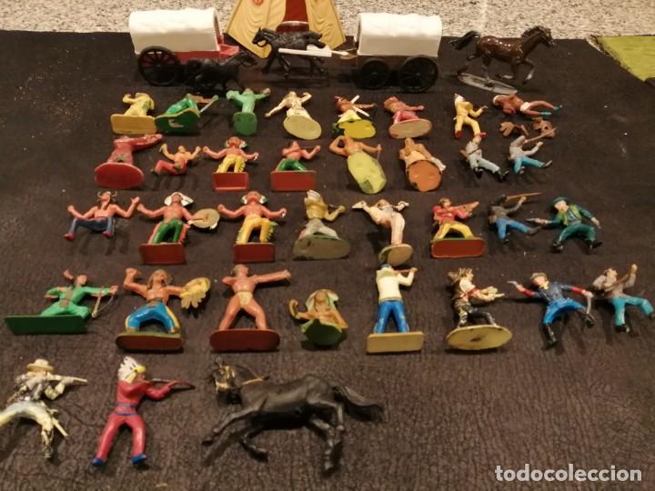 Figuras de goma y PVC: Lote indios - sin identificar - Foto 1