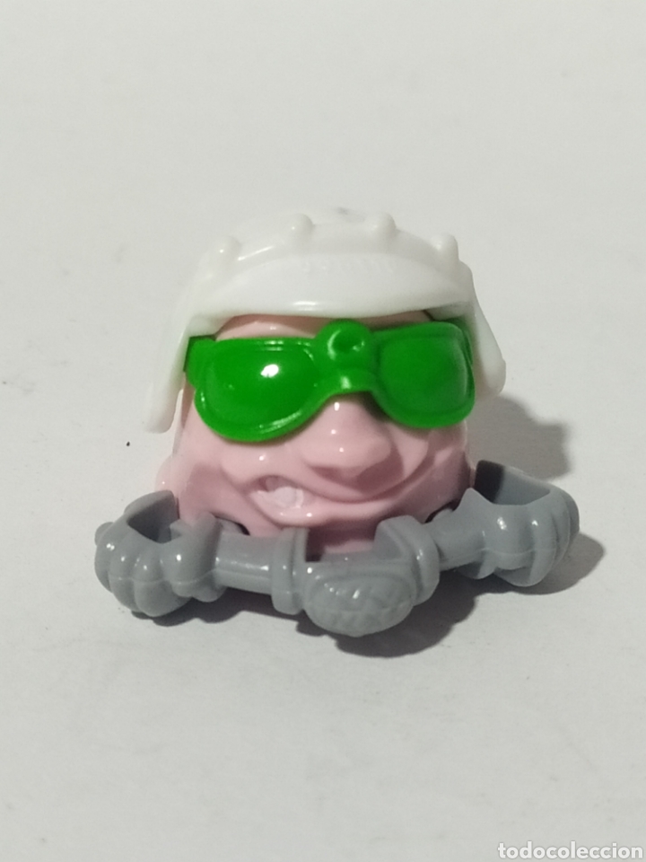 Kinder Figures: Figura PVC. Kinder. K99 n&deg;110.Cabezas Rodantes. Motociclista. A&ntilde;o 1999.