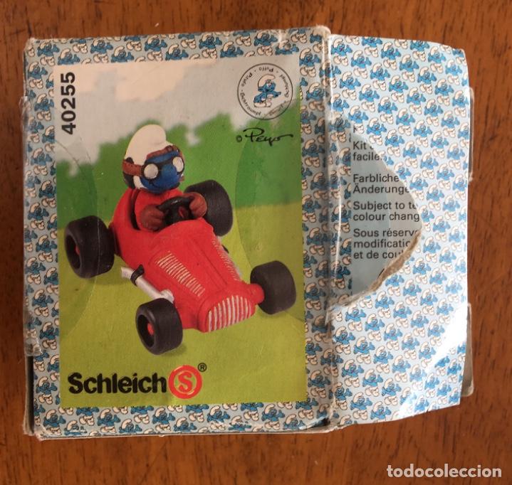 Figuras de goma y PVC: Pitufo piloto Schleich - Foto 1