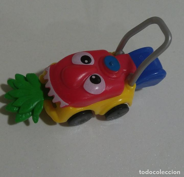 Figuras de Borracha e PVC: kinder cortador cortadora cesped montable antiguo