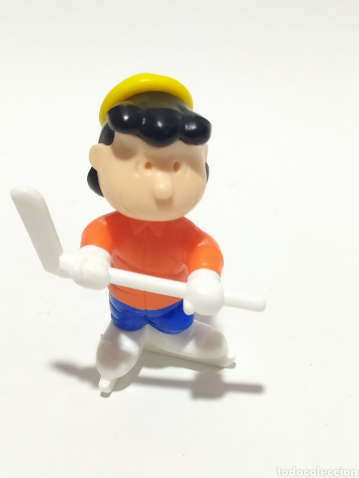 Figuras de Goma Kinder: Figura PVC. Kinder.K00 N 57.Snoopy deporte de invierno.Lucy.A&ntilde;o 2000.